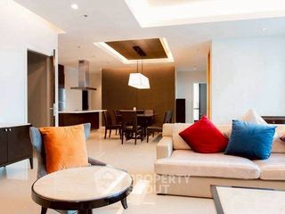 For rent 3 ベッドルーム apartment in Khlong Toei, Bangkok