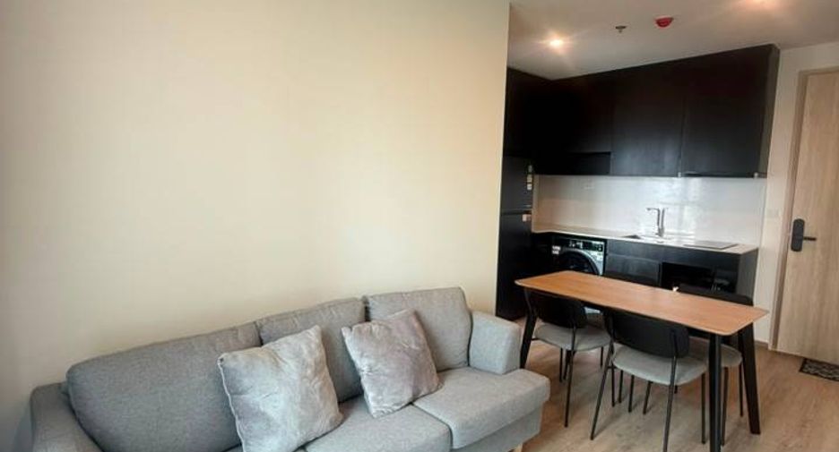 For rent 2 bedrooms condo in Huai Khwang, Bangkok