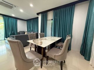 For rent 4 bedrooms house in Bang Kapi, Bangkok
