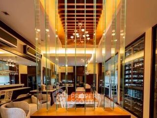 Casa en alquiler de 5 habitaciones en Bang Lamung, Chonburi
