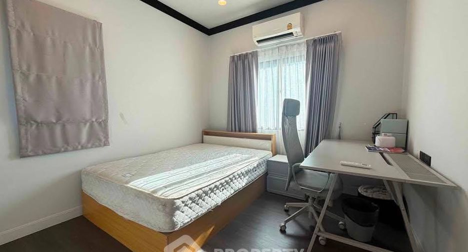 For rent 4 bedrooms house in Bang Kapi, Bangkok
