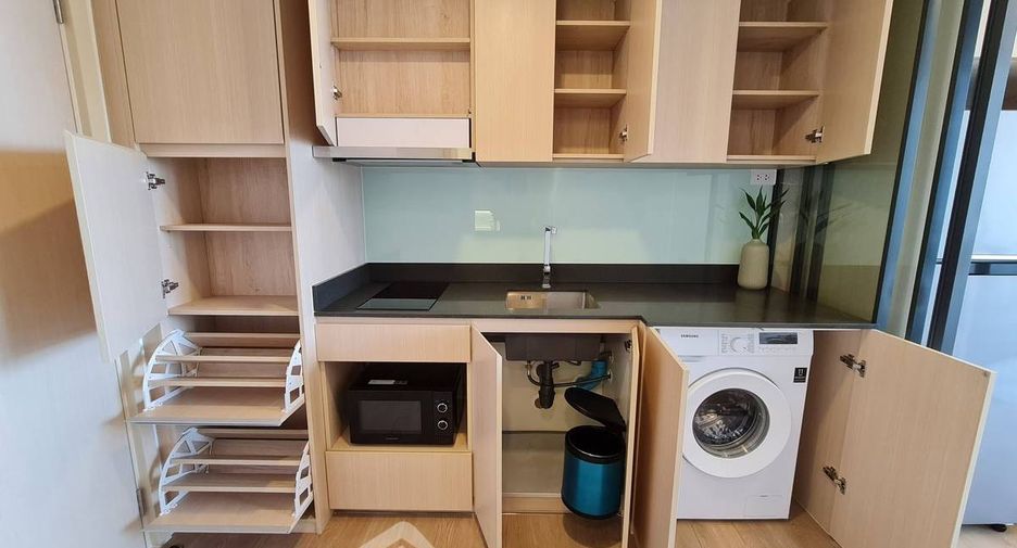 Condo en alquiler de 1 habitaciones en Huai Khwang, Bangkok