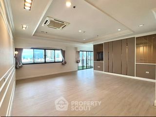 Apartamento en alquiler de 4 habitaciones en Watthana, Bangkok