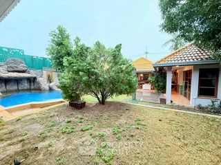For rent 5 bedrooms villa in Bang Lamung, Chonburi