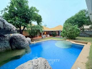 For rent 5 bedrooms villa in Bang Lamung, Chonburi