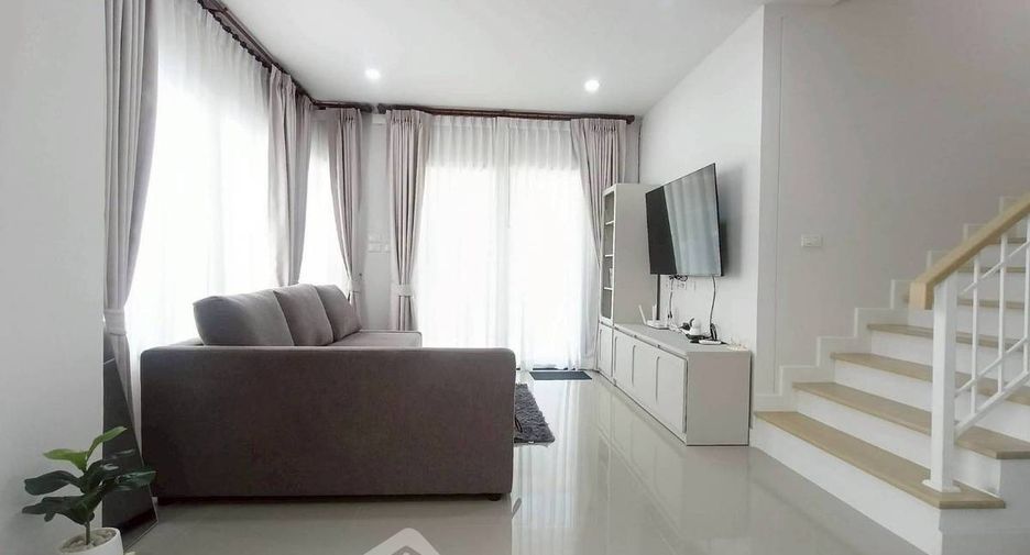 À louer 4 chambres maison à Bang Lamung, Chonburi