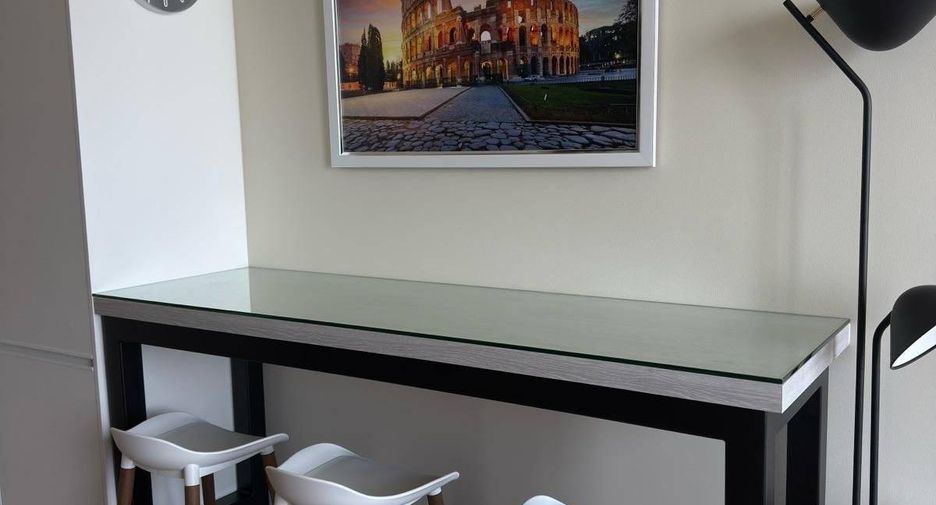 For rent 2 bedrooms condo in Watthana, Bangkok