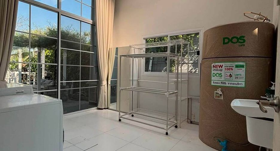 For rent 3 bedrooms townhouse 