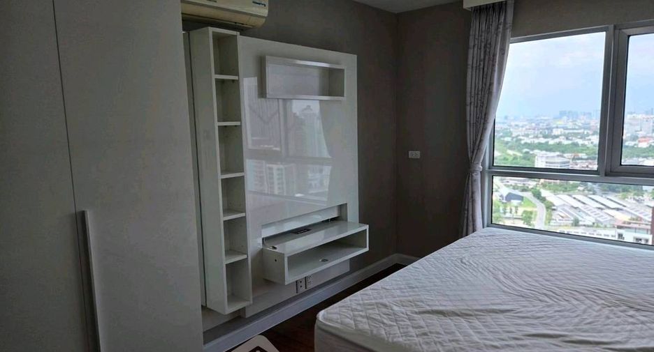 Wohnung zur Miete mit 3 Zimmer in Huai Khwang, Bangkok