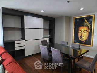 Condo en alquiler de 3 habitaciones en Huai Khwang, Bangkok