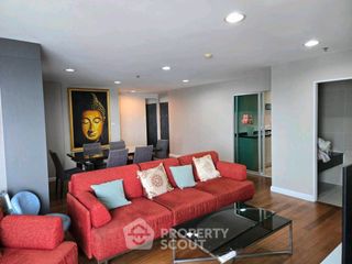 Condo en alquiler de 3 habitaciones en Huai Khwang, Bangkok
