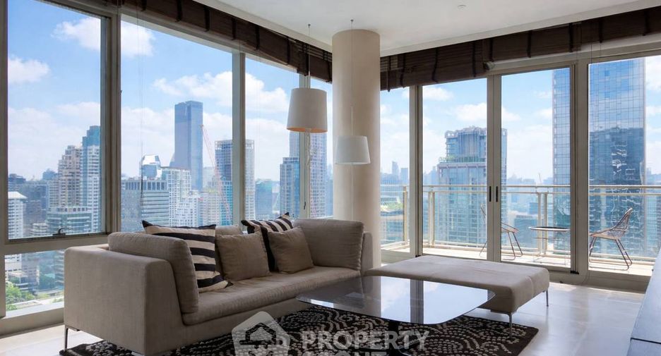 À louer 2 chambres condo à Pathum Wan, Bangkok