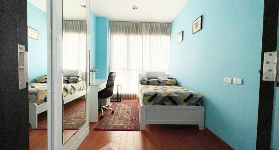 For rent 2 bedrooms condo in Pathum Wan, Bangkok