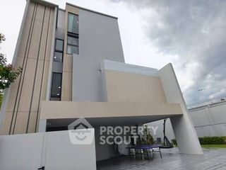 For rent 4 bedrooms house in Saphan Sung, Bangkok