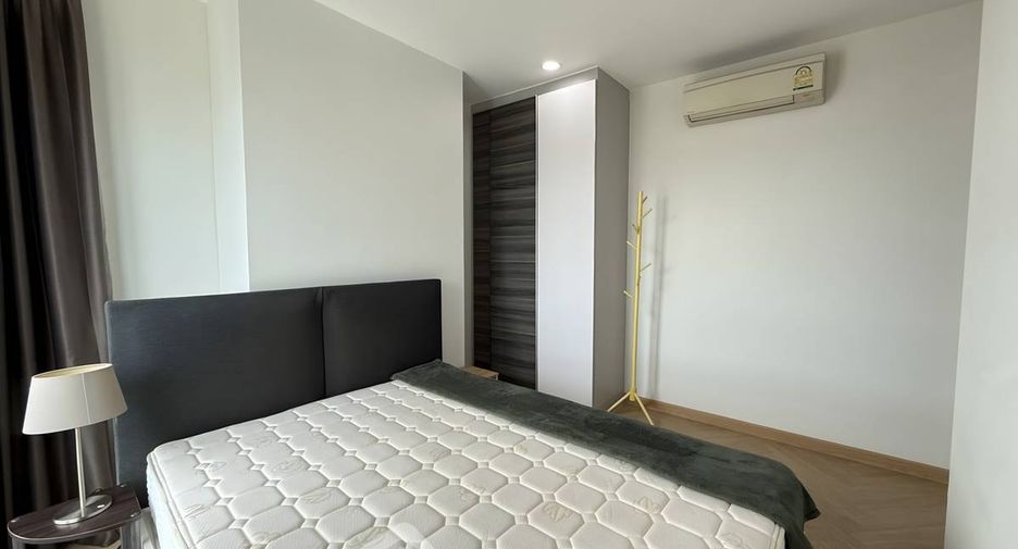 Condo en alquiler de 2 habitaciones en Huai Khwang, Bangkok