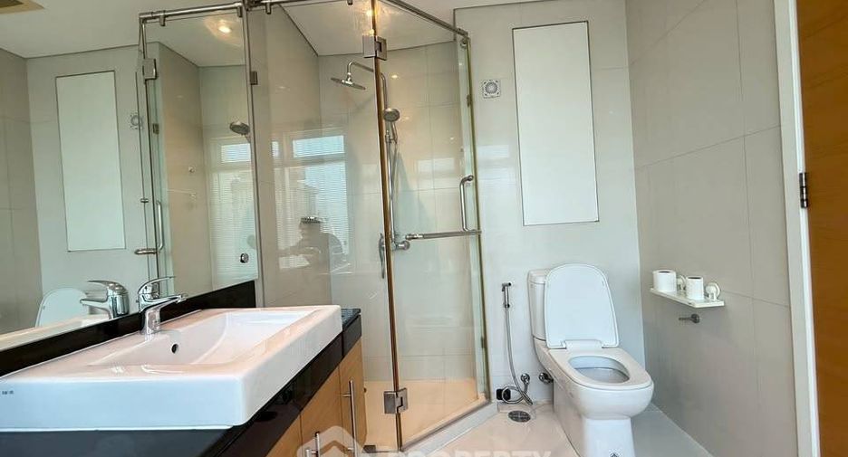 For rent 2 bedrooms condo in Khlong Toei, Bangkok