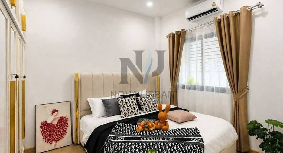 For rent 4 bedrooms townhouse in Bang Lamung, Chonburi