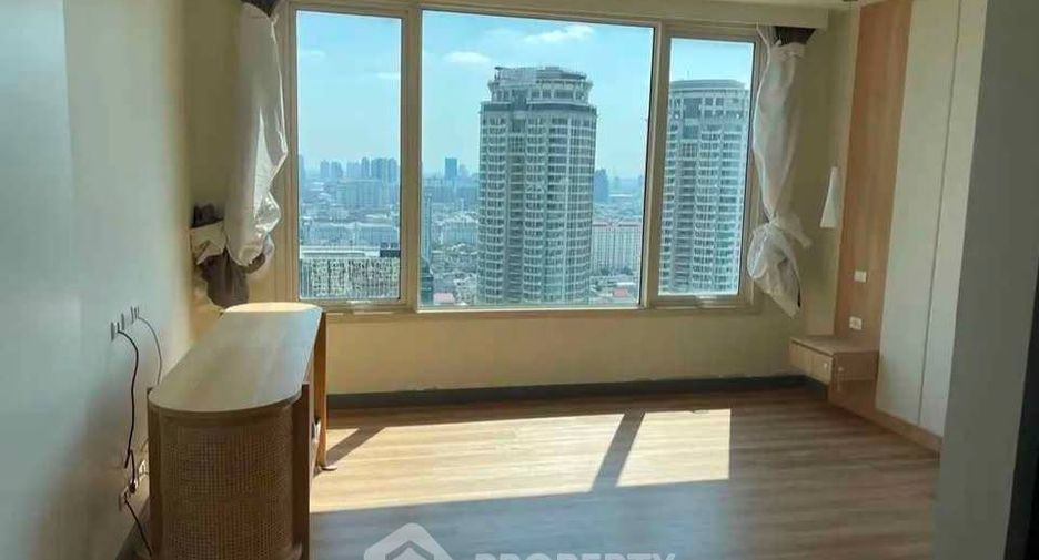 Condo en alquiler de 3 habitaciones en Sathon, Bangkok