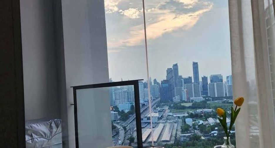 Wohnung zur Miete mit 1 Zimmer in Huai Khwang, Bangkok