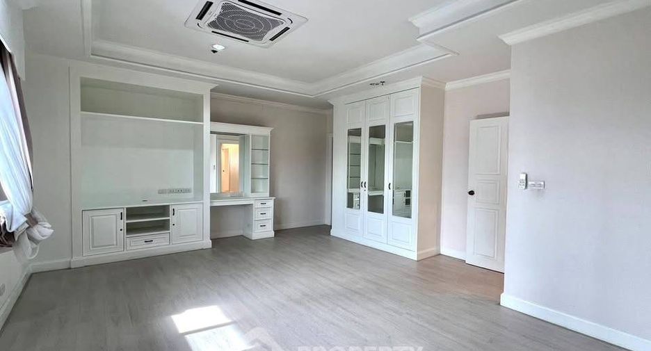 Apartment zur Miete mit 4 Zimmer in Watthana, Bangkok