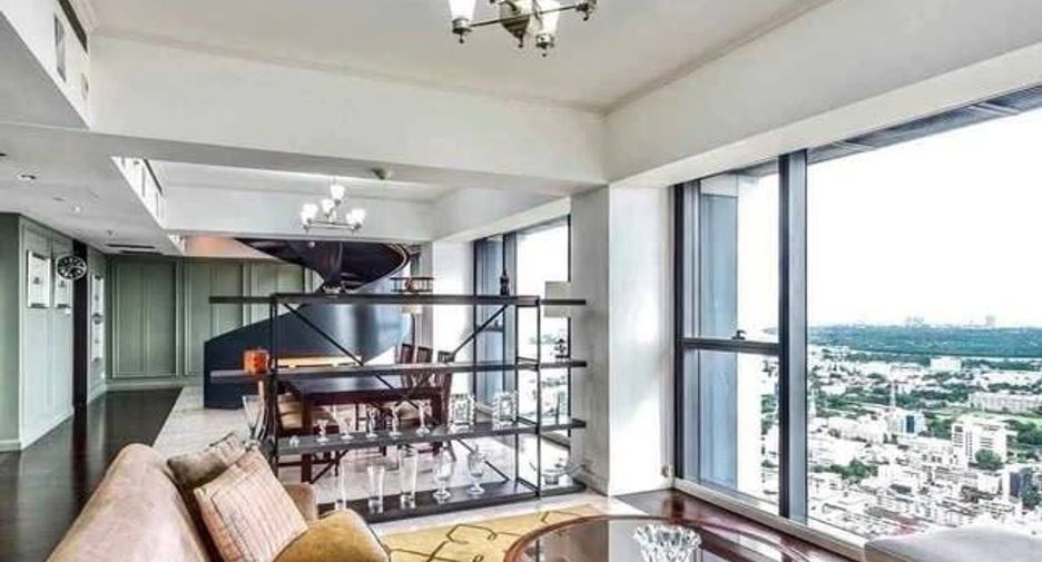 Condo en alquiler de 4 habitaciones en Sathon, Bangkok