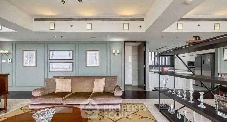 Condo en alquiler de 4 habitaciones en Sathon, Bangkok