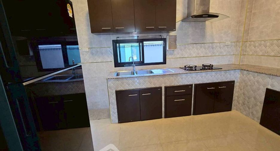 For rent 3 bedrooms house in Bang Lamung, Chonburi