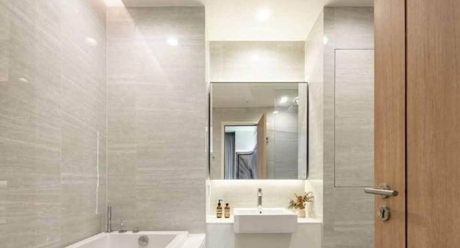 For rent 2 bedrooms condo in Sathon, Bangkok