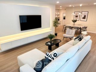 For rent 3 bedrooms condo in Pathum Wan, Bangkok