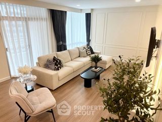 For rent 3 bedrooms condo in Pathum Wan, Bangkok