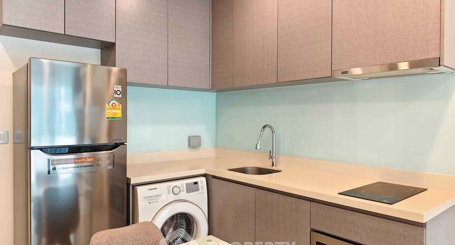For rent 2 bedrooms condo in Khlong Toei, Bangkok