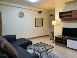 Condo en alquiler de 2 habitaciones en Huai Khwang, Bangkok