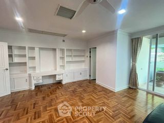 For rent 4 bedrooms apartment in Khlong Toei, Bangkok