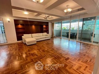 For rent 4 bedrooms apartment in Khlong Toei, Bangkok