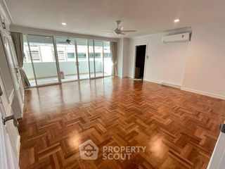 For rent 4 bedrooms apartment in Khlong Toei, Bangkok