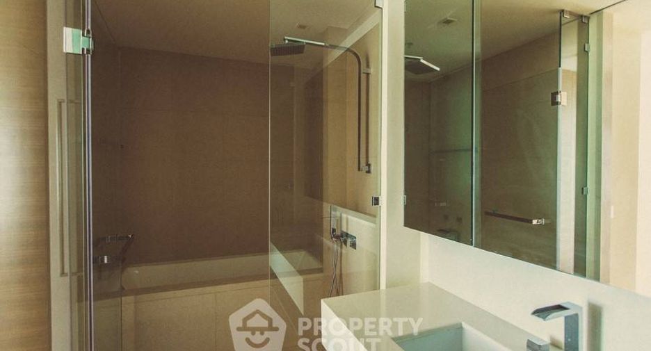 For rent 3 bedrooms condo in Sathon, Bangkok