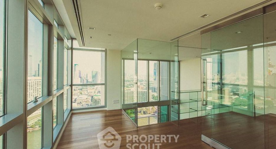 For rent 3 bedrooms condo in Sathon, Bangkok