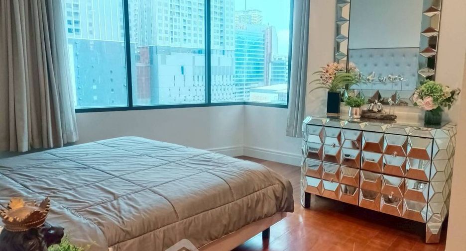 For rent 2 bedrooms condo in Khlong Toei, Bangkok