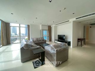 For rent 3 bedrooms condo in Pathum Wan, Bangkok
