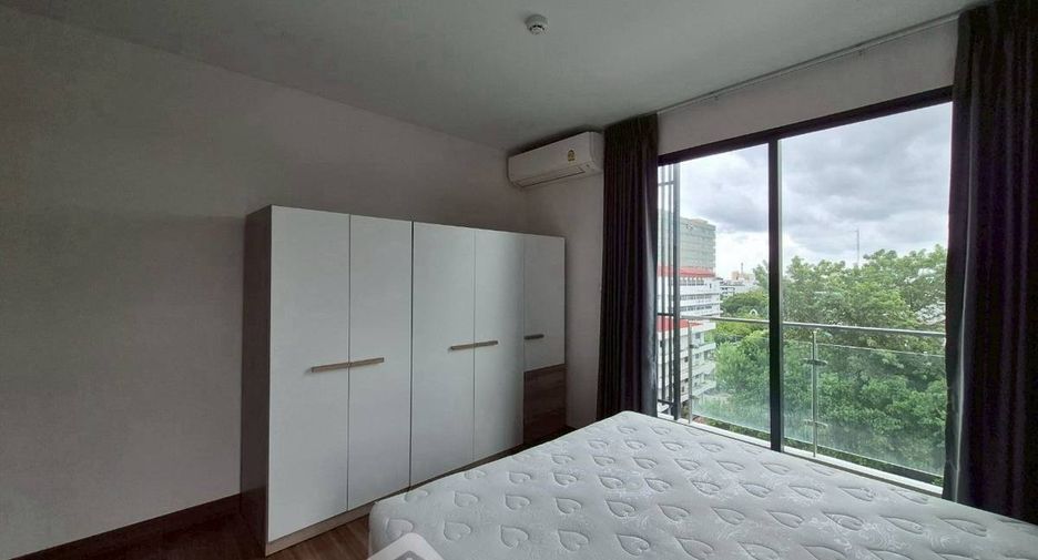 For rent 2 ベッドルーム condo in Khlong San, Bangkok