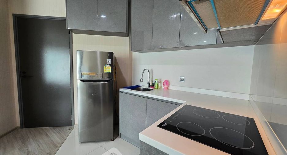 For rent 2 bedrooms condo in Ratchathewi, Bangkok
