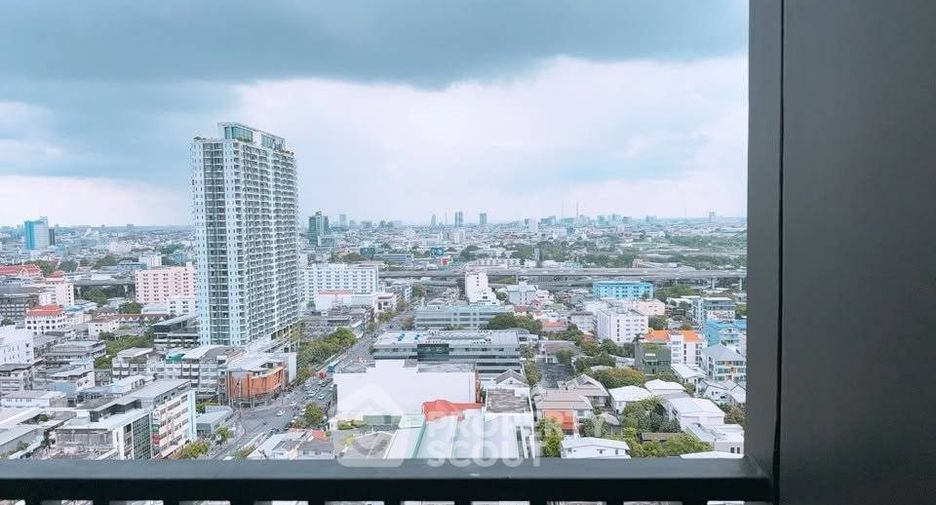 For rent 3 bedrooms condo in Ratchathewi, Bangkok