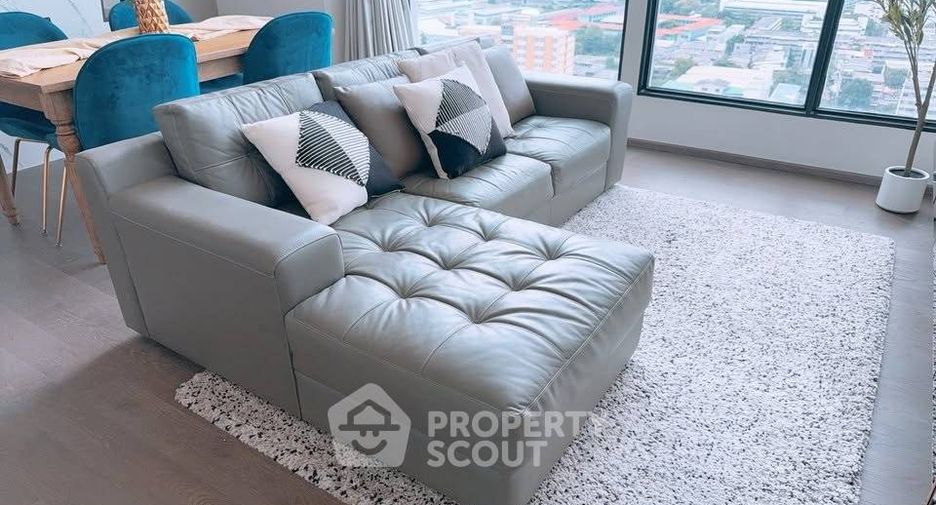 For rent 3 bedrooms condo in Ratchathewi, Bangkok