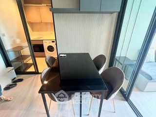 Condo en alquiler de 1 habitaciones en Huai Khwang, Bangkok