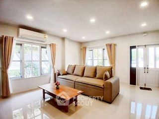 出租 4 卧室 独立屋 在 Lat Krabang, 曼谷