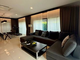 For rent 4 bedrooms house in Bang Kapi, Bangkok