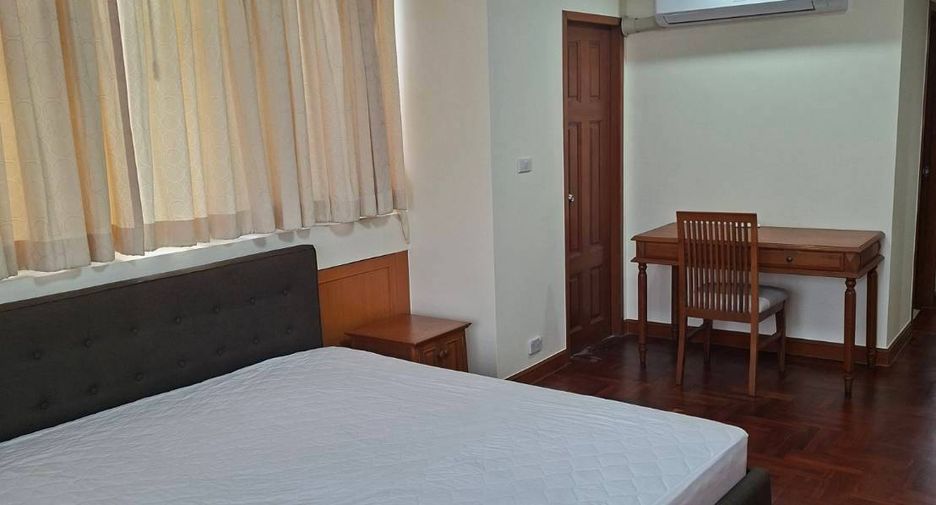 Condo en alquiler de 3 habitaciones en Khlong Toei, Bangkok