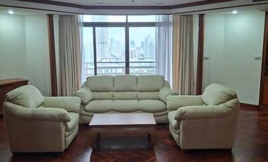 Condo en alquiler de 3 habitaciones en Khlong Toei, Bangkok