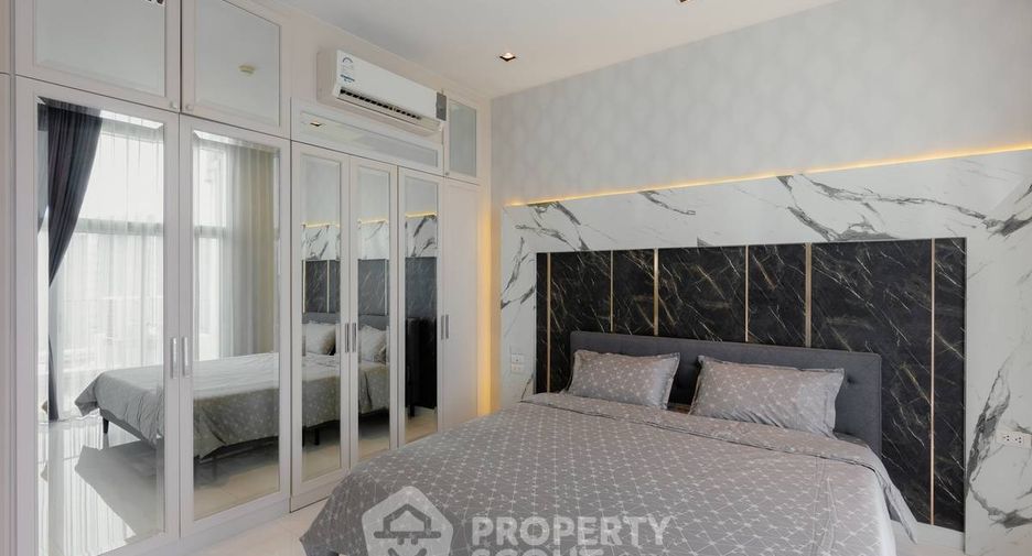 For rent 2 bedrooms condo in Huai Khwang, Bangkok
