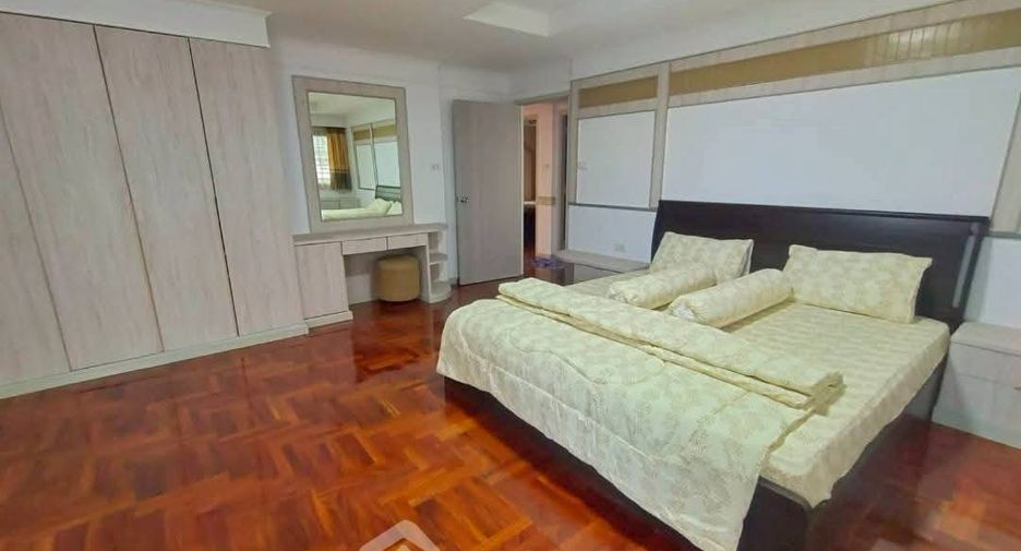 À louer 3 chambres appartement à Watthana, Bangkok